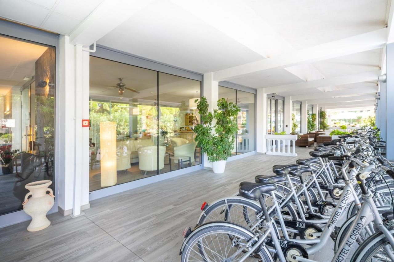 Hotel Al Cigno Lignano Sabbiadoro Exterior photo